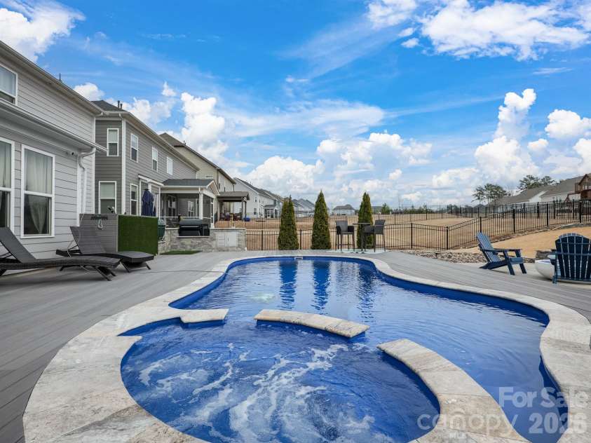 15213 Shallow Ridge Road, Charlotte, NC 28278.  MLS# CAR4348815, YatesRealty ID 19963. 