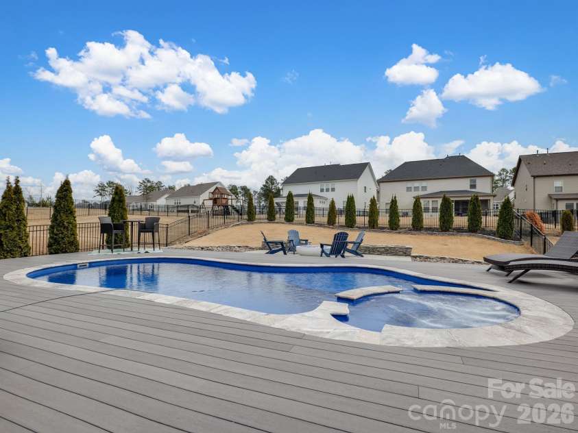 15213 Shallow Ridge Road, Charlotte, NC 28278.  MLS# CAR4348815, YatesRealty ID 19963. 