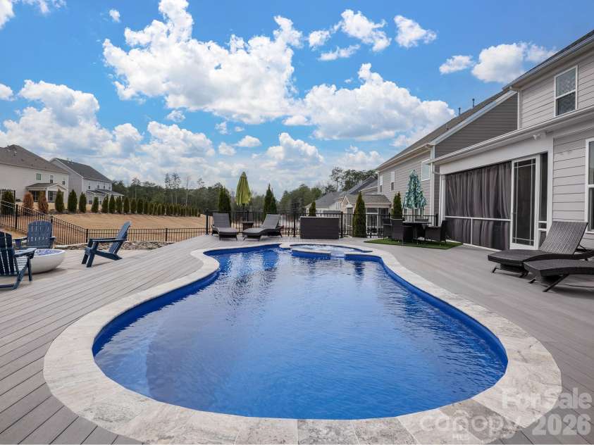 15213 Shallow Ridge Road, Charlotte, NC 28278.  MLS# CAR4348815, YatesRealty ID 19963. 