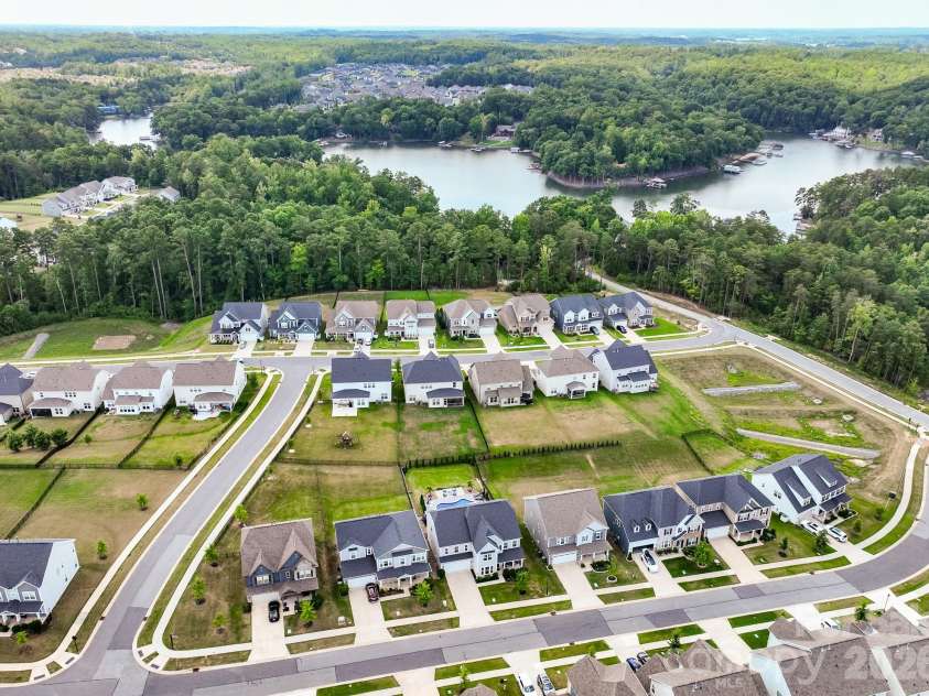 15213 Shallow Ridge Road, Charlotte, NC 28278.  MLS# CAR4348815, YatesRealty ID 19963. 