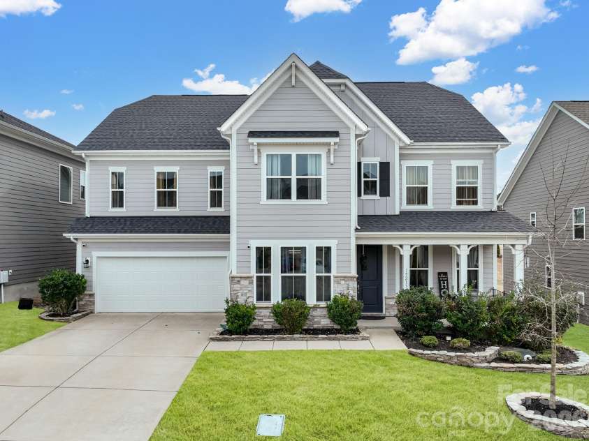 15213 Shallow Ridge Road, Charlotte, NC 28278.  MLS# CAR4432062, YatesRealty ID 19963. 