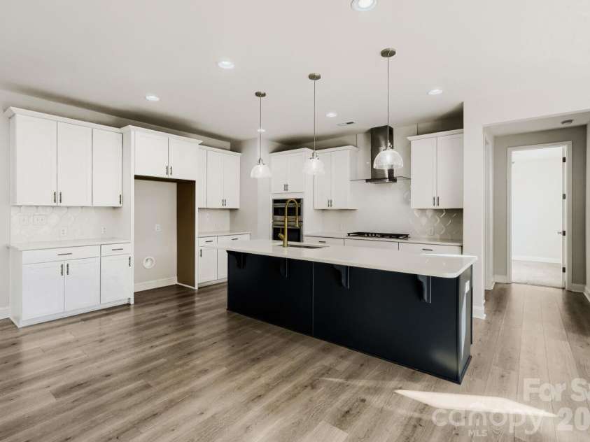 15213 Shallow Ridge Road, Charlotte, NC 28278.  MLS# CAR4432062, YatesRealty ID 19963. 