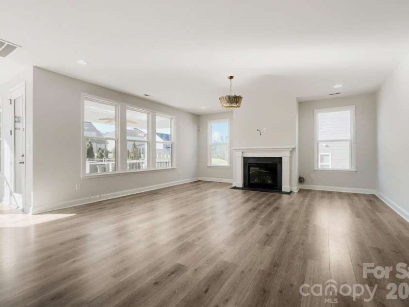 15213 Shallow Ridge Road, Charlotte, NC 28278.  MLS# CAR4432062, YatesRealty ID 19963. 