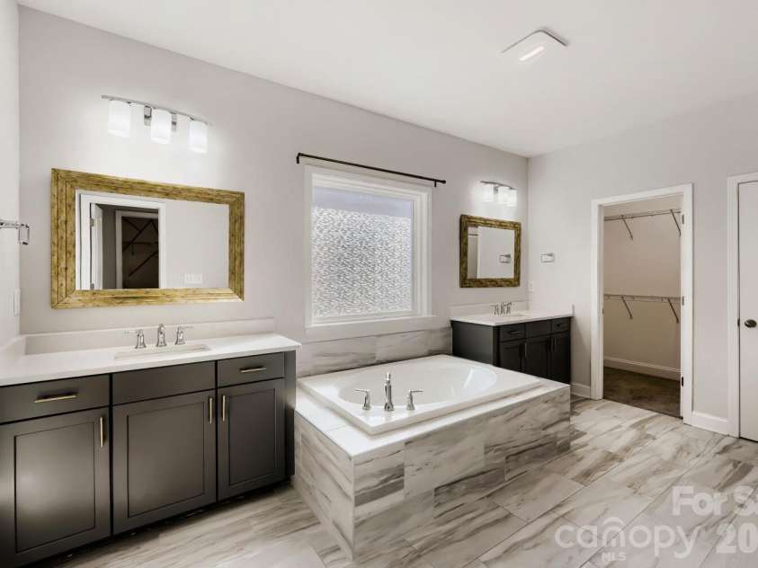 15213 Shallow Ridge Road, Charlotte, NC 28278.  MLS# CAR4432062, YatesRealty ID 19963. 