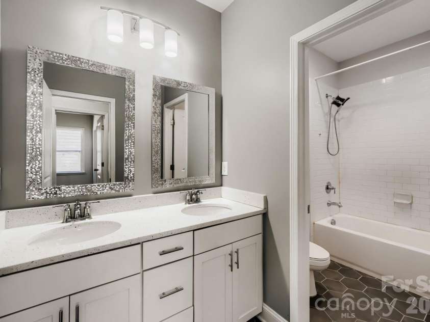 15213 Shallow Ridge Road, Charlotte, NC 28278.  MLS# CAR4432062, YatesRealty ID 19963. 