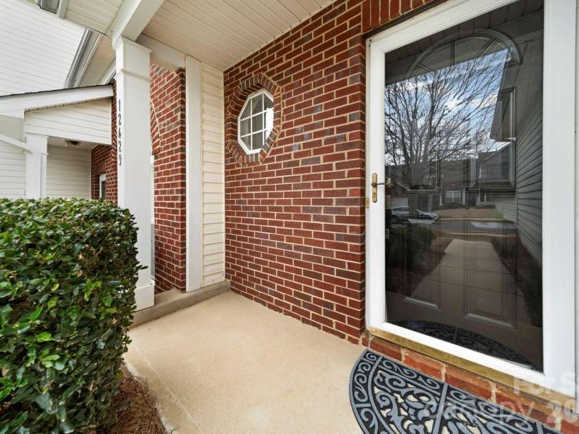 12429 Stratfield Place Circle, Pineville, NC 28134.  MLS# CAR4353711, YatesRealty ID 19964. 