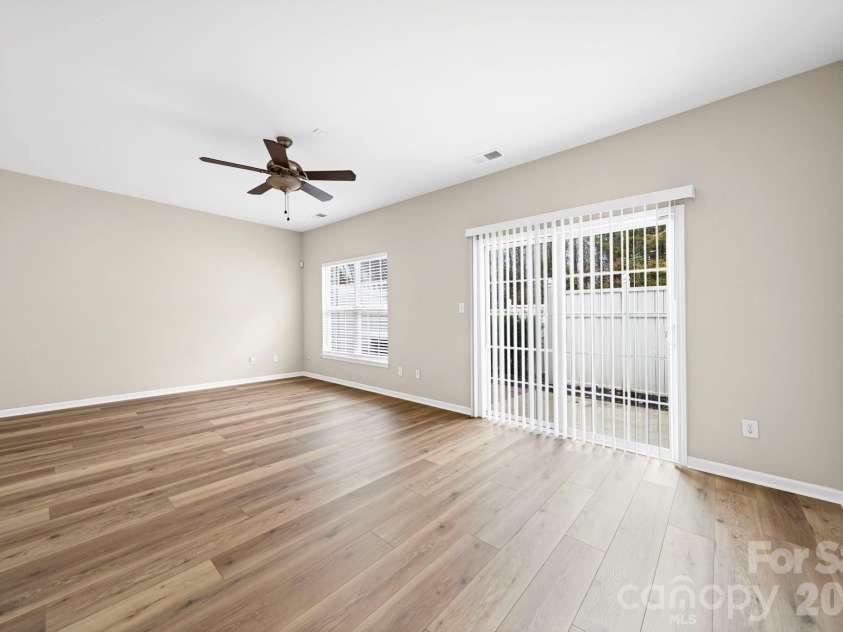 12429 Stratfield Place Circle, Pineville, NC 28134.  MLS# CAR4353711, YatesRealty ID 19964. 
