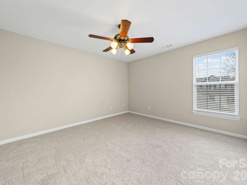 12429 Stratfield Place Circle, Pineville, NC 28134.  MLS# CAR4353711, YatesRealty ID 19964. 