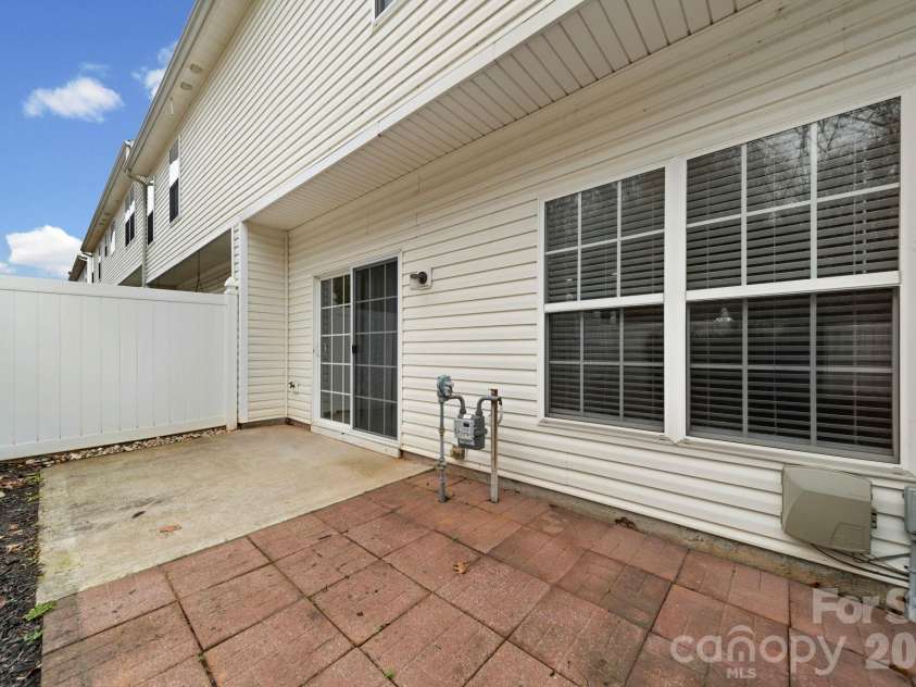 12429 Stratfield Place Circle, Pineville, NC 28134.  MLS# CAR4353711, YatesRealty ID 19964. 