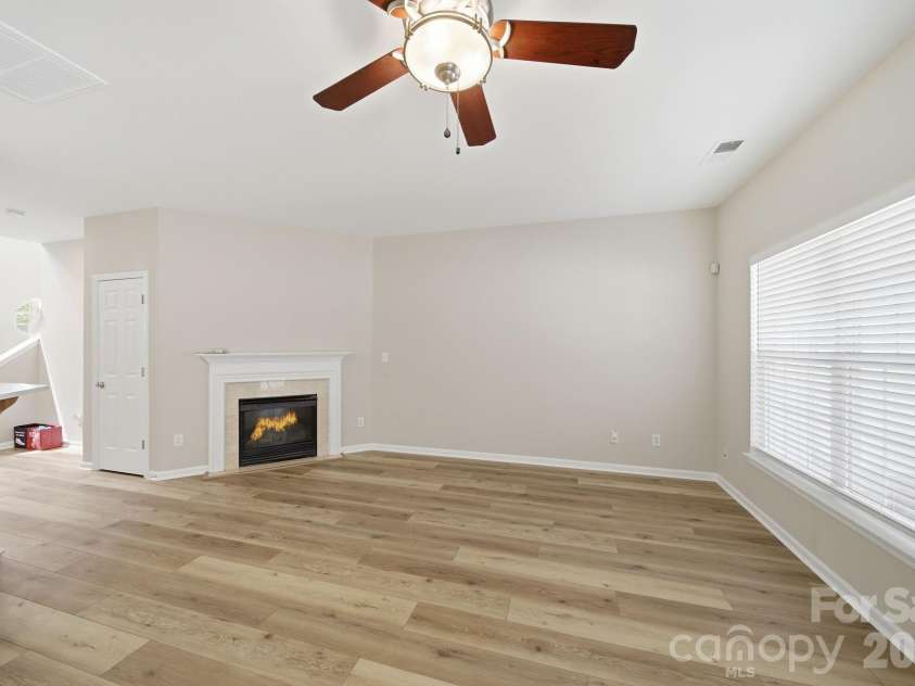 12429 Stratfield Place Circle, Pineville, NC 28134.  MLS# CAR4353711, YatesRealty ID 19964. 