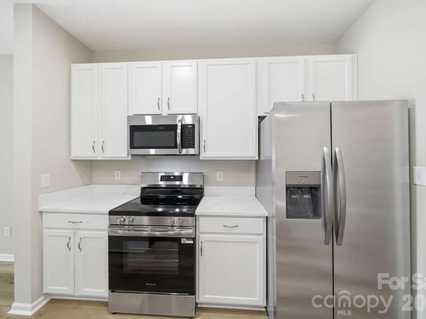 12429 Stratfield Place Circle, Pineville, NC 28134.  MLS# CAR4353711, YatesRealty ID 19964. 