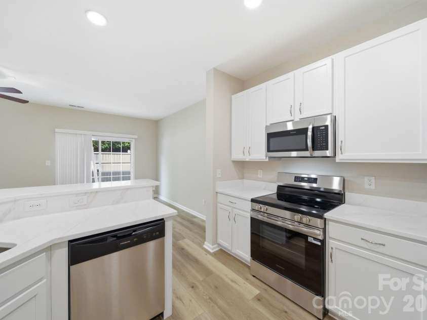 12429 Stratfield Place Circle, Pineville, NC 28134.  MLS# CAR4353711, YatesRealty ID 19964. 