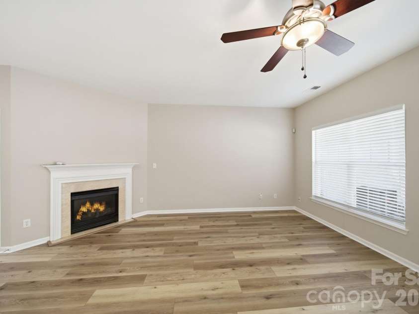 12429 Stratfield Place Circle, Pineville, NC 28134.  MLS# CAR4353711, YatesRealty ID 19964. 