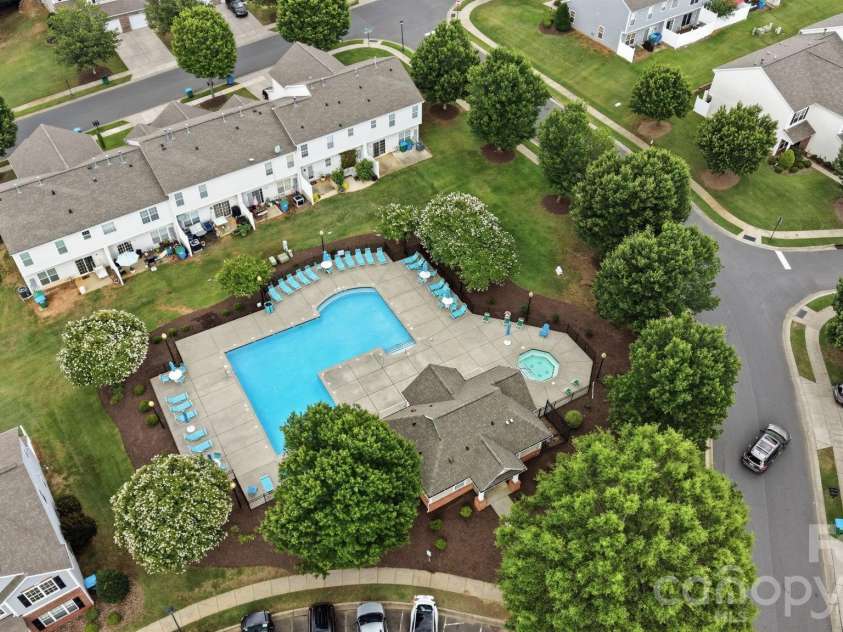 12429 Stratfield Place Circle, Pineville, NC 28134.  MLS# CAR4353711, YatesRealty ID 19964. 