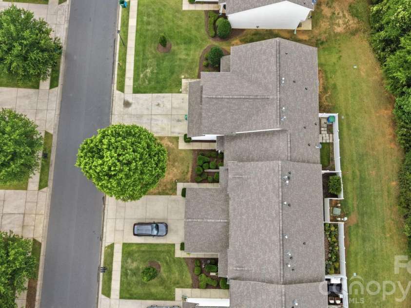12429 Stratfield Place Circle, Pineville, NC 28134.  MLS# CAR4353711, YatesRealty ID 19964. 