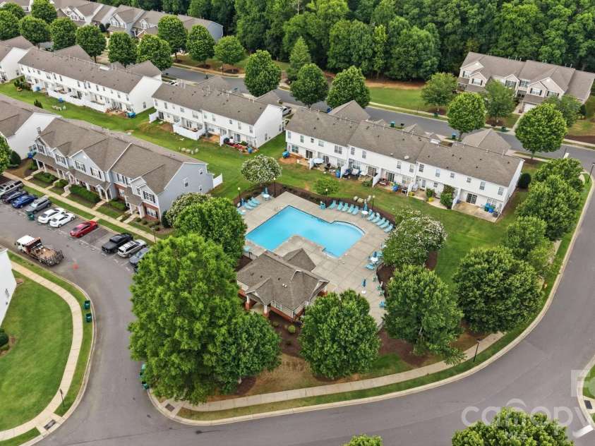 12429 Stratfield Place Circle, Pineville, NC 28134.  MLS# CAR4353711, YatesRealty ID 19964. 