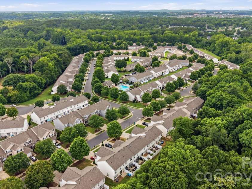 12429 Stratfield Place Circle, Pineville, NC 28134.  MLS# CAR4353711, YatesRealty ID 19964. 