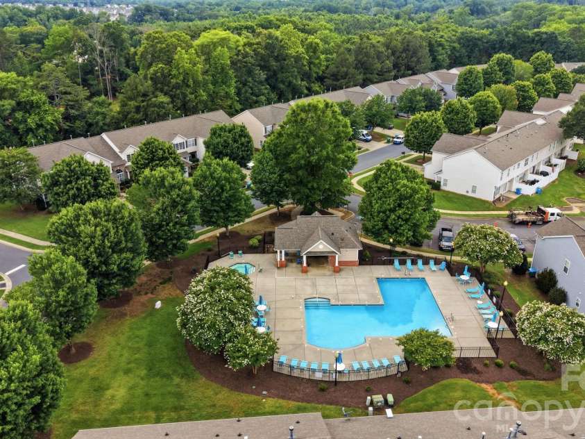 12429 Stratfield Place Circle, Pineville, NC 28134.  MLS# CAR4353711, YatesRealty ID 19964. 