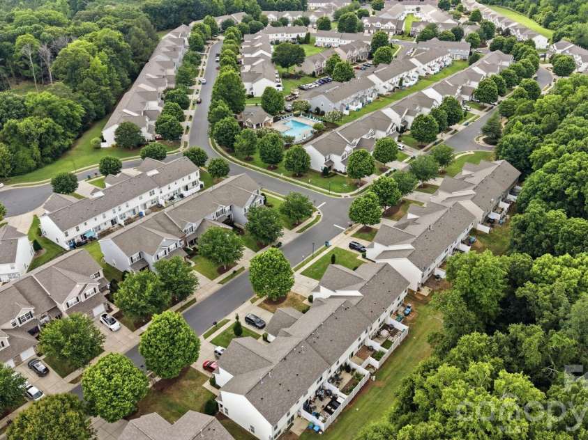 12429 Stratfield Place Circle, Pineville, NC 28134.  MLS# CAR4353711, YatesRealty ID 19964. 