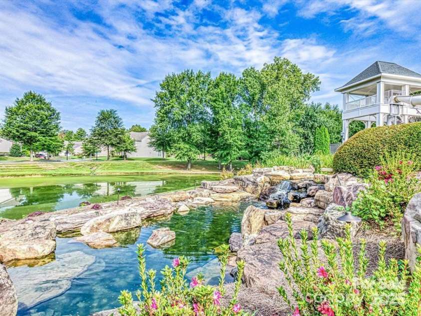 8725 Soaring Eagle Lane, Waxhaw, NC 28173.  MLS# CAR4264172, YatesRealty ID 19964. 