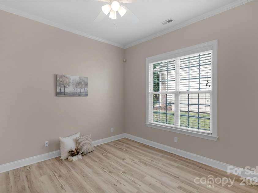 8725 Soaring Eagle Lane, Waxhaw, NC 28173.  MLS# CAR4264172, YatesRealty ID 19964. 