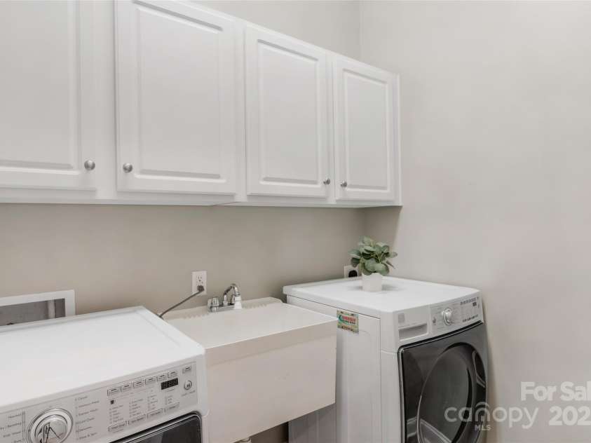 8725 Soaring Eagle Lane, Waxhaw, NC 28173.  MLS# CAR4264172, YatesRealty ID 19964. 