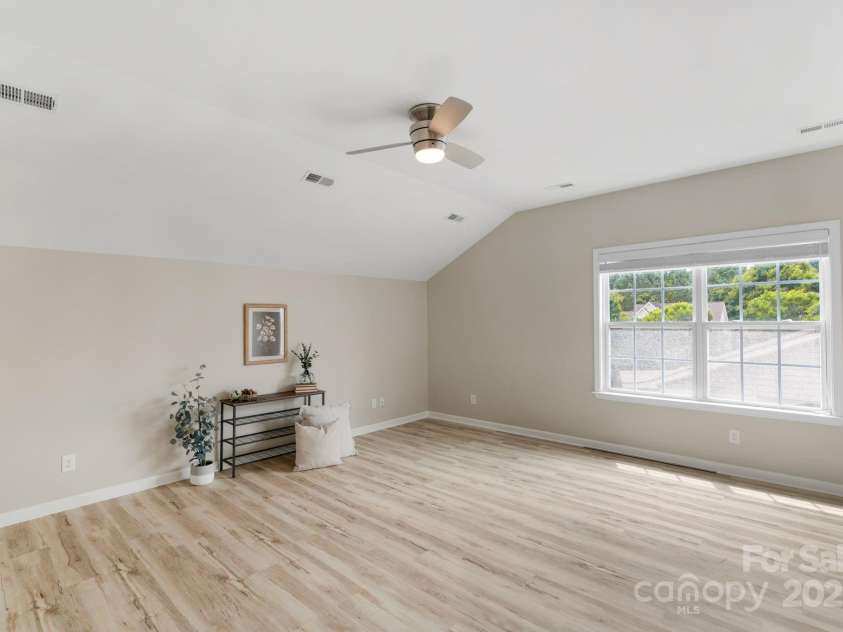 8725 Soaring Eagle Lane, Waxhaw, NC 28173.  MLS# CAR4264172, YatesRealty ID 19964. 