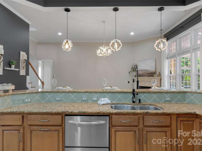 8725 Soaring Eagle Lane, Waxhaw, NC 28173.  MLS# CAR4264172, YatesRealty ID 19964. 