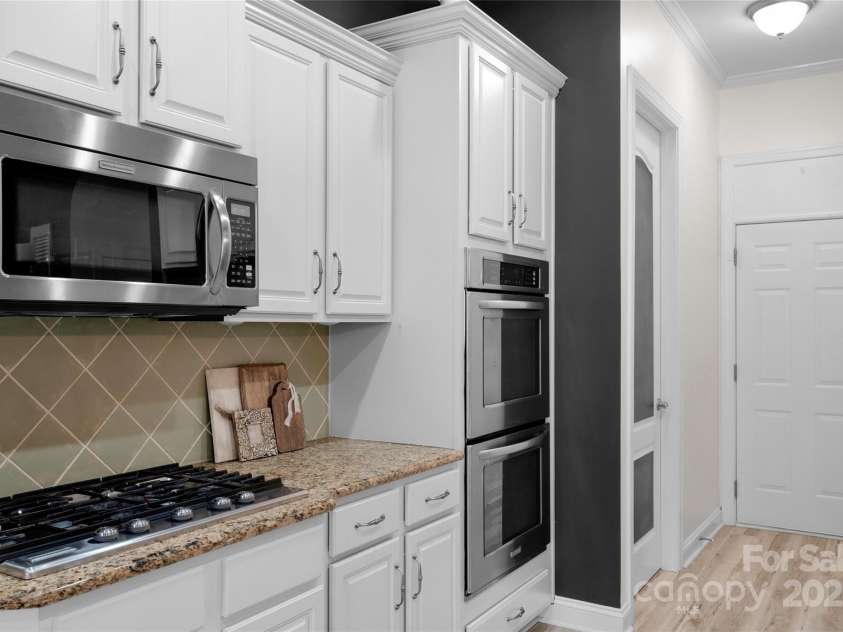 8725 Soaring Eagle Lane, Waxhaw, NC 28173.  MLS# CAR4264172, YatesRealty ID 19964. 