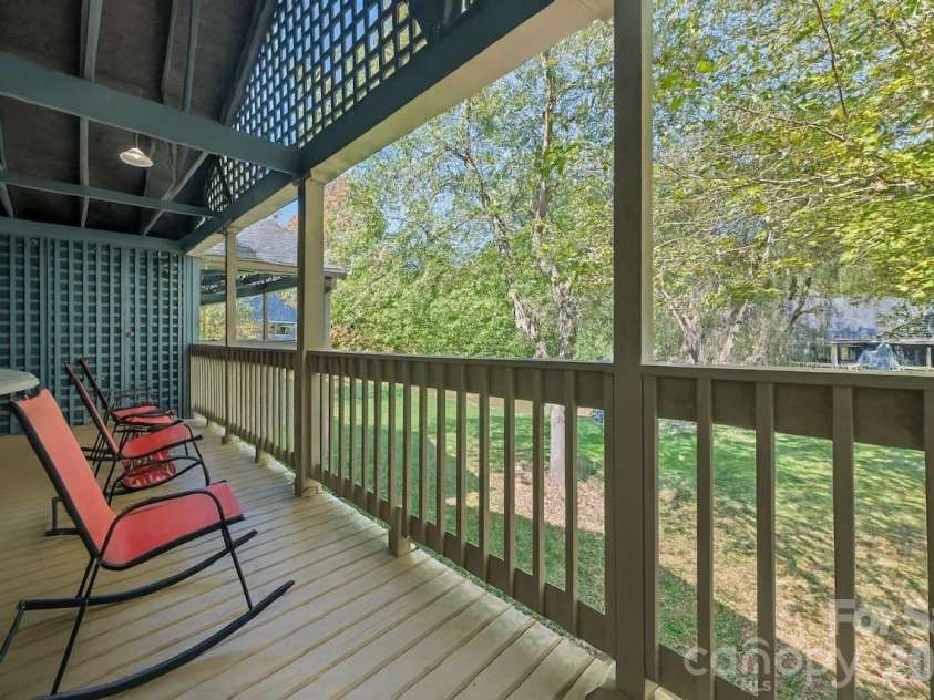 109 Tri Vista Drive, Lake Junaluska, NC 28745.  MLS# CAR4355670, YatesRealty ID 19965. 