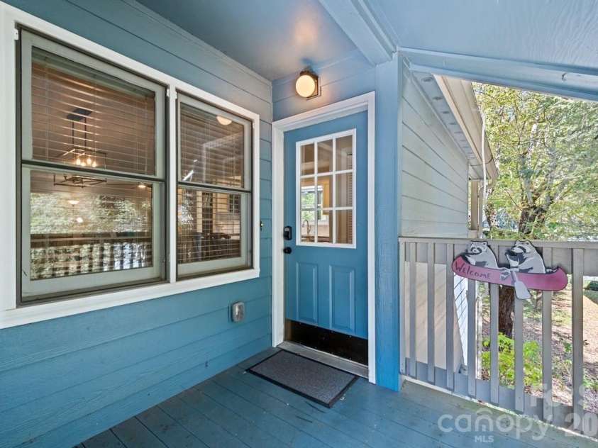 109 Tri Vista Drive, Lake Junaluska, NC 28745.  MLS# CAR4355670, YatesRealty ID 19965. 