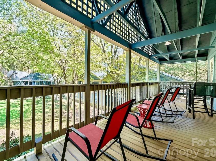 109 Tri Vista Drive, Lake Junaluska, NC 28745.  MLS# CAR4355670, YatesRealty ID 19965. 