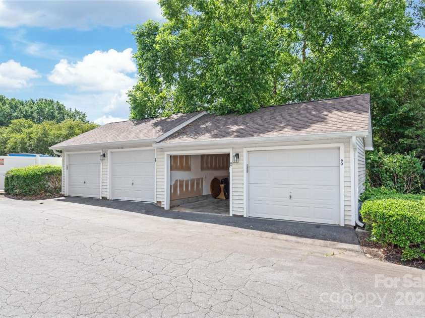 16344 Redstone Mountain Lane, Charlotte, NC 28277.  MLS# CAR4269073, YatesRealty ID 19967. 