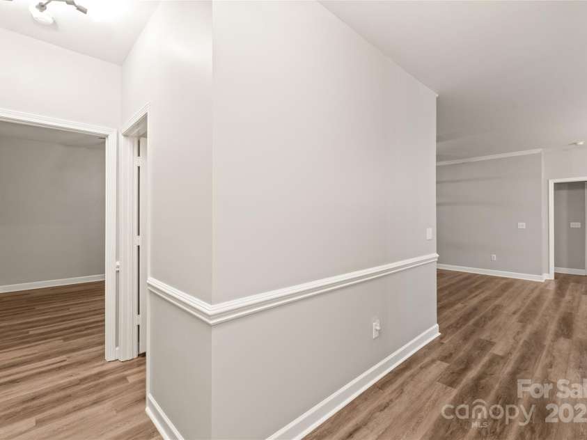 16344 Redstone Mountain Lane, Charlotte, NC 28277.  MLS# CAR4269073, YatesRealty ID 19967. Entrance to office/ flex space, guest room and full bath to the left as you enter