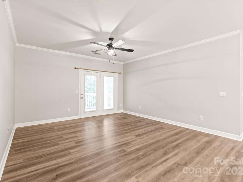 16344 Redstone Mountain Lane, Charlotte, NC 28277.  MLS# CAR4269073, YatesRealty ID 19967. Living room