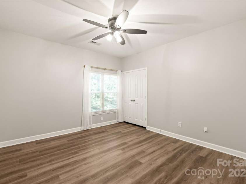 16344 Redstone Mountain Lane, Charlotte, NC 28277.  MLS# CAR4269073, YatesRealty ID 19967. Nice sized guest room just off entrance