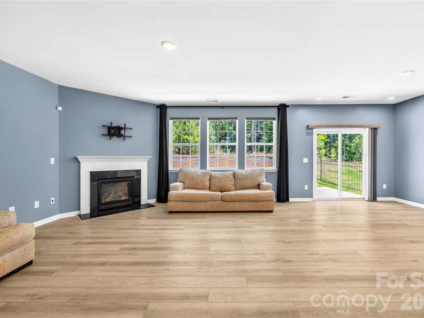 193 Abersham Drive, Mooresville, NC 28115.  MLS# CAR4391519, YatesRealty ID 19967. 