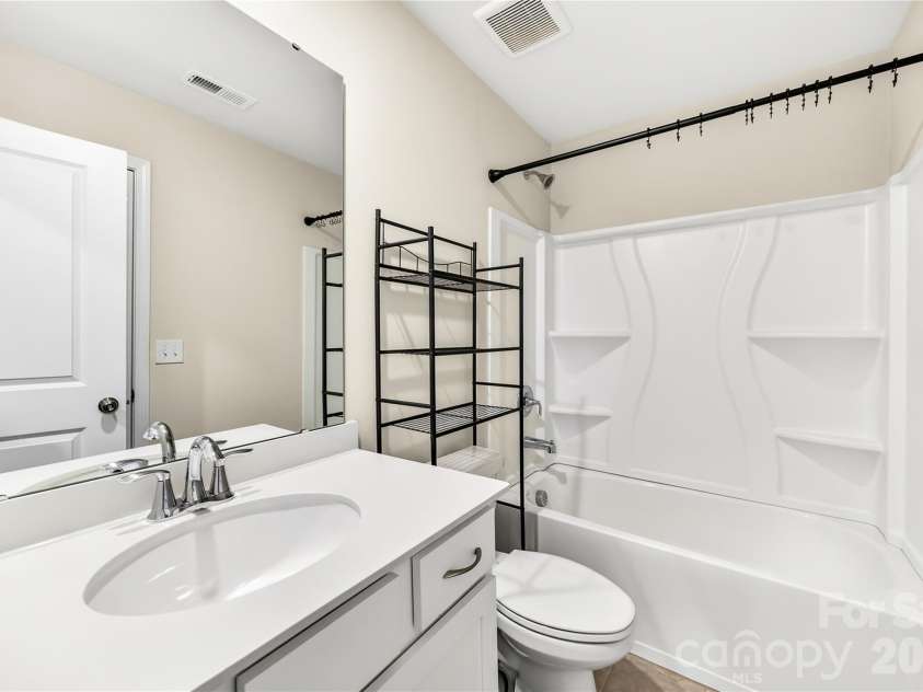 193 Abersham Drive, Mooresville, NC 28115.  MLS# CAR4391519, YatesRealty ID 19967. 
