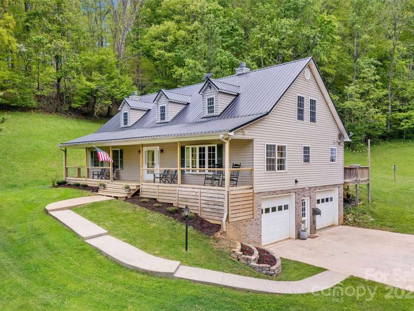 423 Cad Campbell Road, Bakersville, NC 28705.  MLS# CAR4256266, YatesRealty ID 19968. 