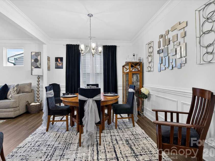 5516 Verona Road, Charlotte, NC 28213.  MLS# CAR4360001, YatesRealty ID 19969. Formal Dining Room!