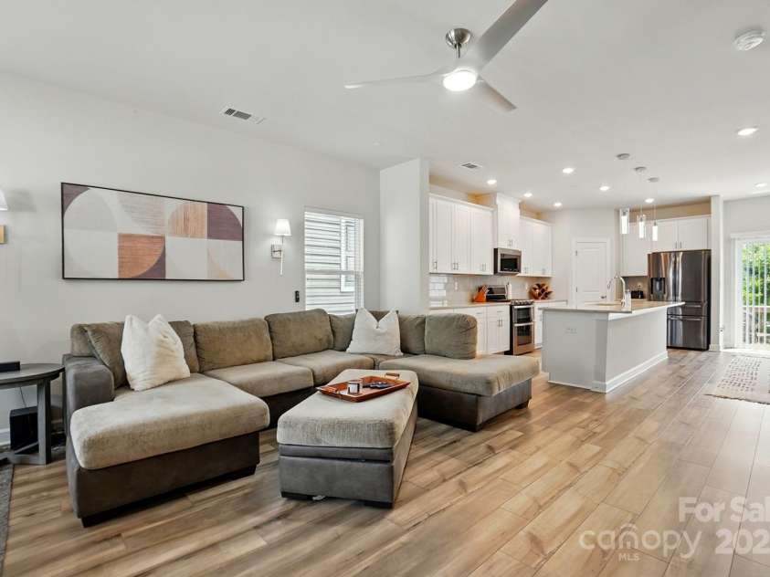 1015 Maltby Street, Charlotte, NC 28217.  MLS# CAR4263484, YatesRealty ID 19970. Living Room