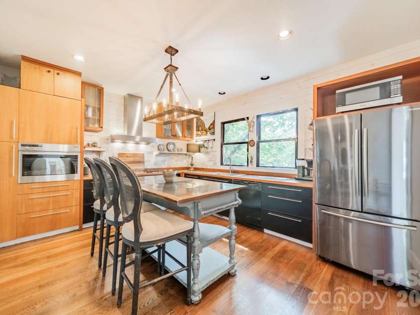 521 Forest Lane, Rock Hill, SC 29730.  MLS# CAR4364607, YatesRealty ID 19970. 
