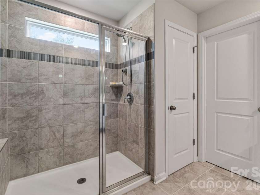 330 Kennerly Center Drive, Mooresville, NC 28115.  MLS# CAR4365664, YatesRealty ID 19971. 