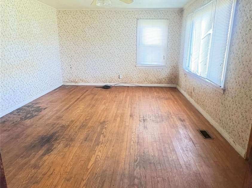 1073 Springdale Drive, Maiden, NC 28650.  MLS# CAR4268407, YatesRealty ID 19972. 