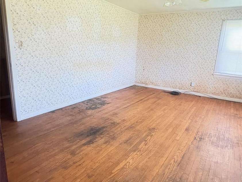 1073 Springdale Drive, Maiden, NC 28650.  MLS# CAR4268407, YatesRealty ID 19972. 