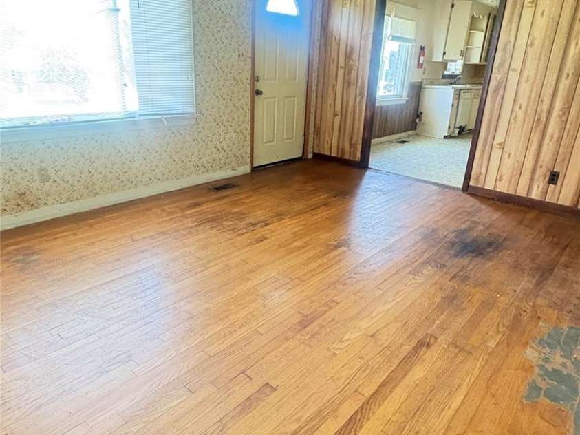 1073 Springdale Drive, Maiden, NC 28650.  MLS# CAR4268407, YatesRealty ID 19972. 