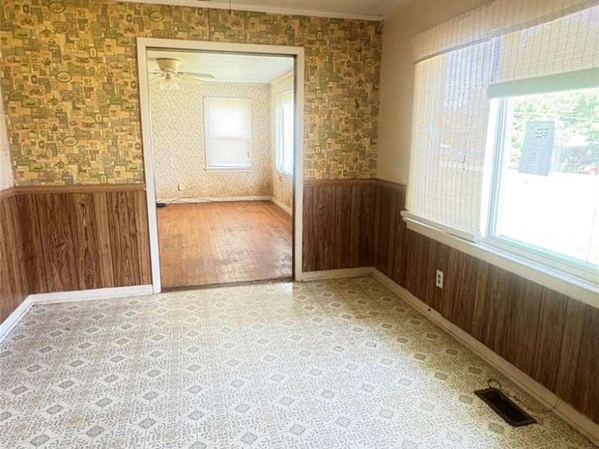 1073 Springdale Drive, Maiden, NC 28650.  MLS# CAR4268407, YatesRealty ID 19972. 