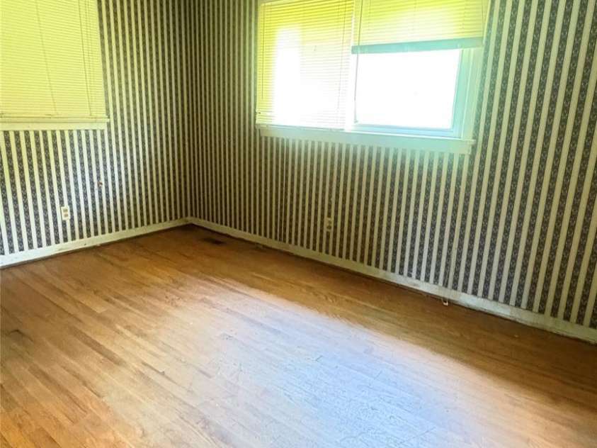 1073 Springdale Drive, Maiden, NC 28650.  MLS# CAR4268407, YatesRealty ID 19972. 