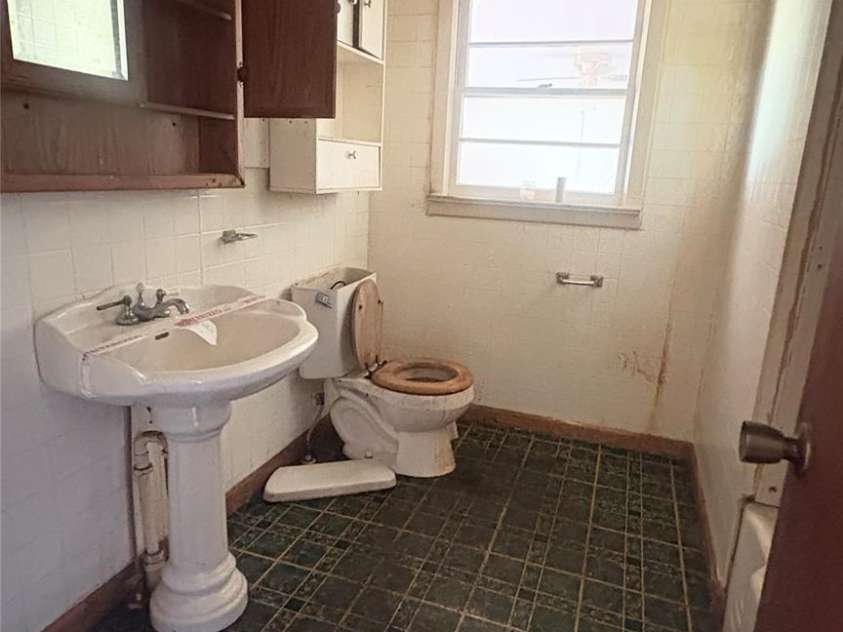 1073 Springdale Drive, Maiden, NC 28650.  MLS# CAR4268407, YatesRealty ID 19972. 