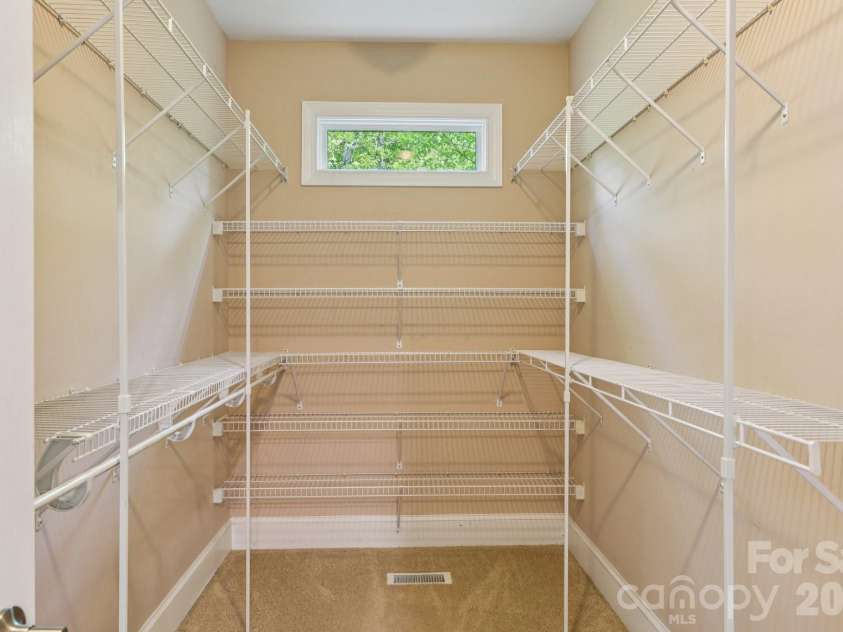 16201 Woolwine Road, Charlotte, NC 28278.  MLS# CAR4366785, YatesRealty ID 19972. 
